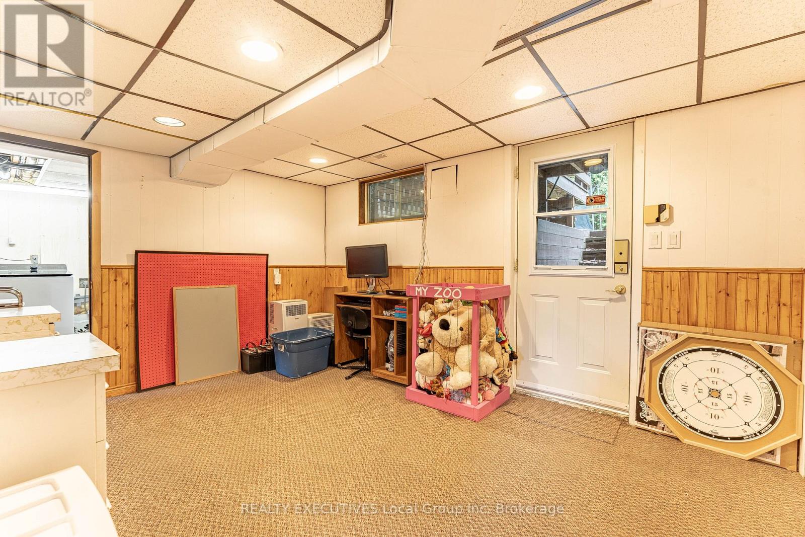 699 NORMAN AVENUE - 38