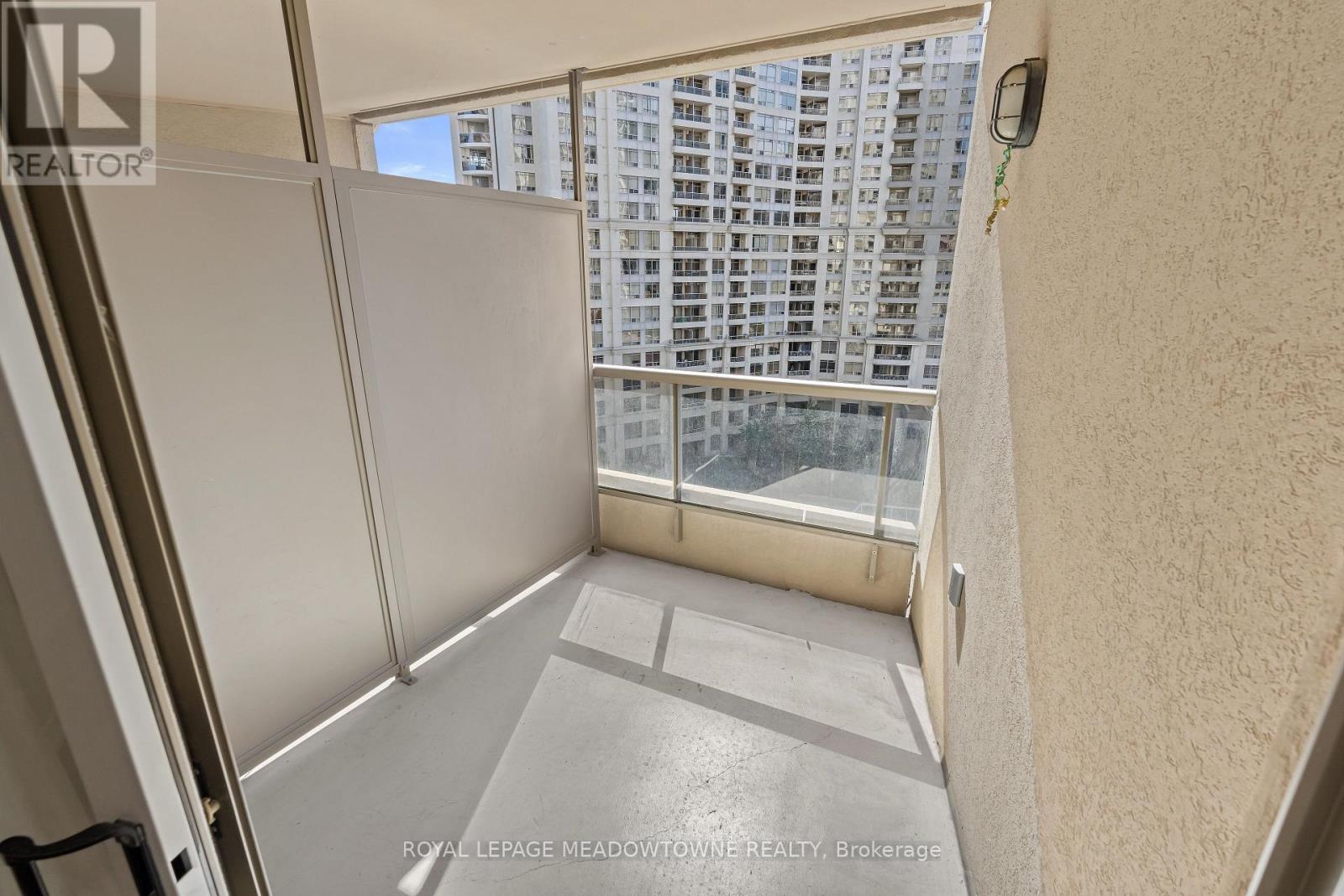 #1030 3888 DUKE OF YORK BOULEVARD - 14