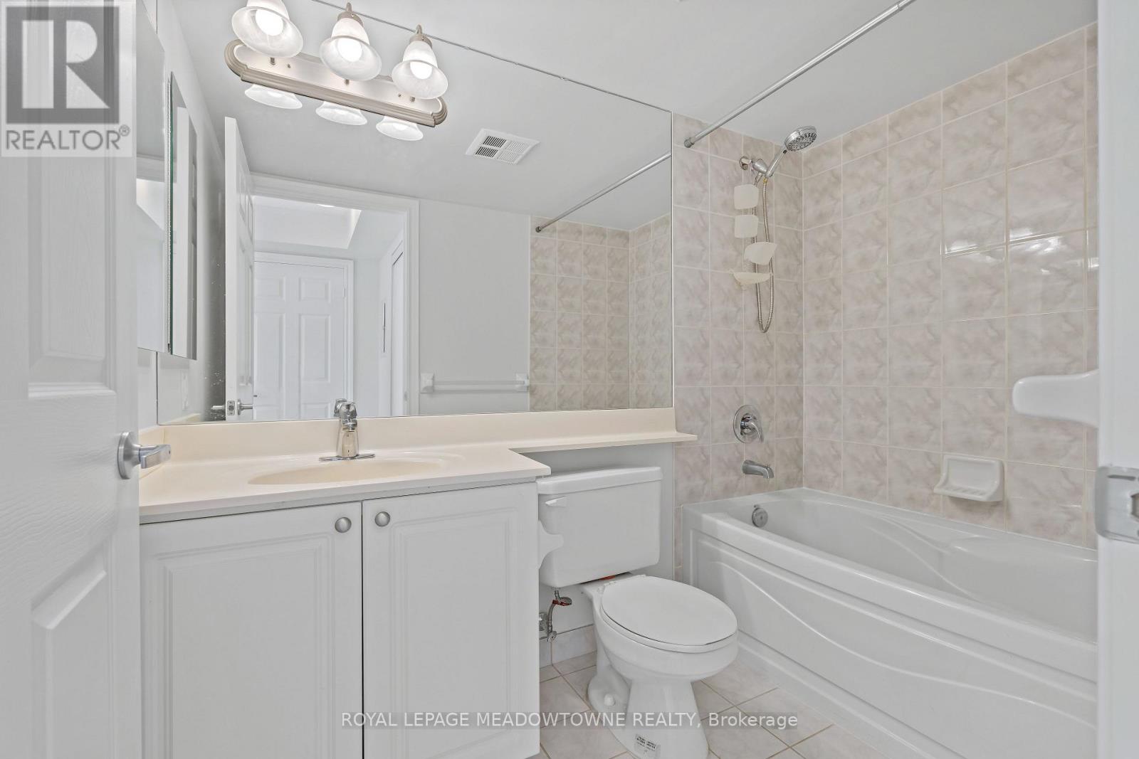 #1030 3888 DUKE OF YORK BOULEVARD - 21