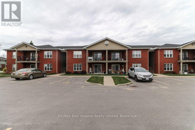 #101 435 WALNUT STREET - 1