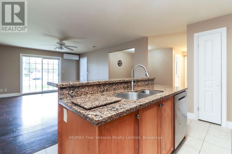 #101 435 WALNUT STREET - 12