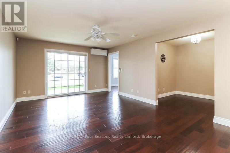 #101 435 WALNUT STREET - 15