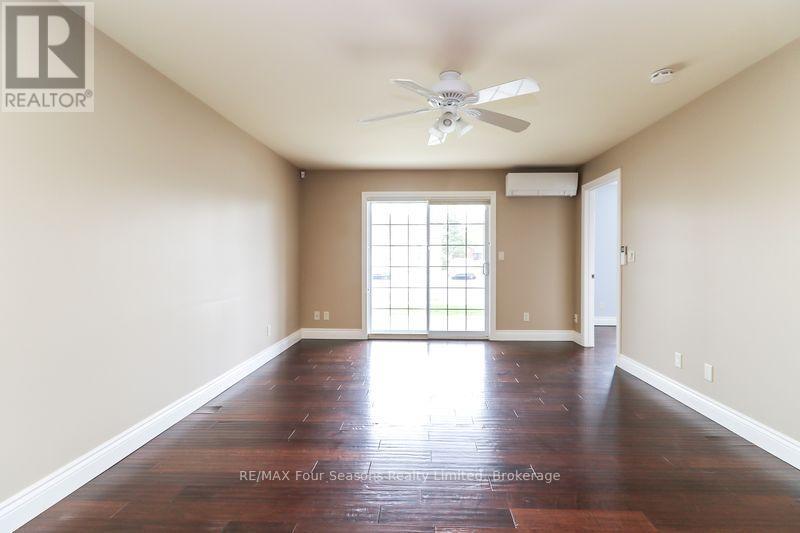 #101 435 WALNUT STREET - 16