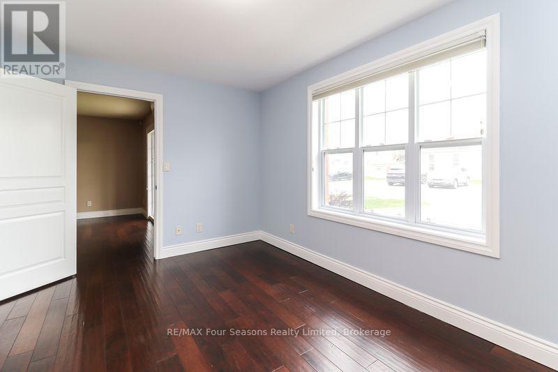 #101 435 WALNUT STREET - 17