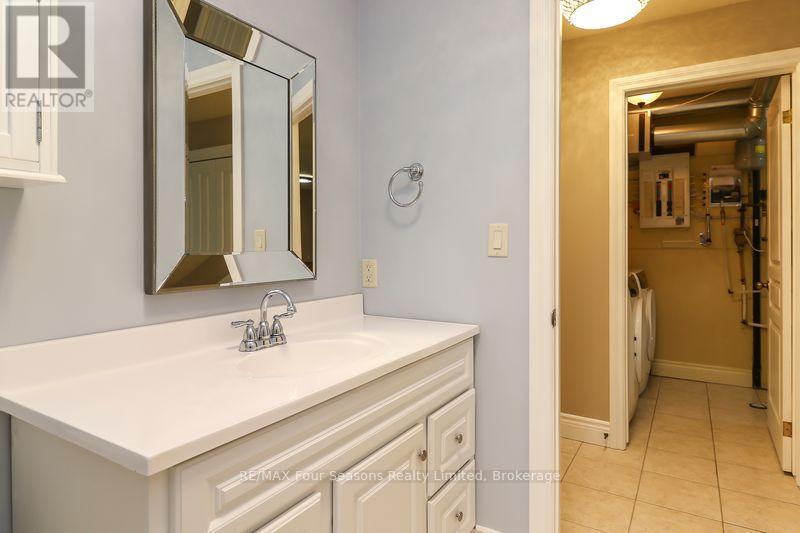 #101 435 WALNUT STREET - 22