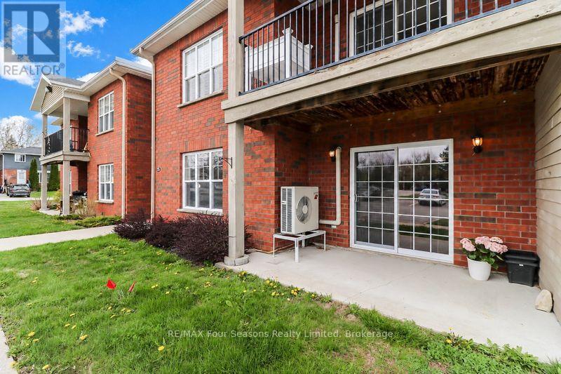 #101 435 WALNUT STREET - 24