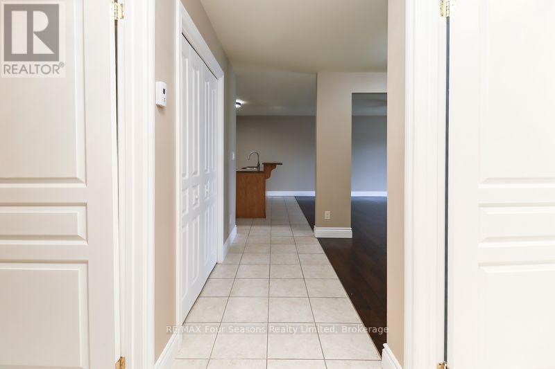 #101 435 WALNUT STREET - 3