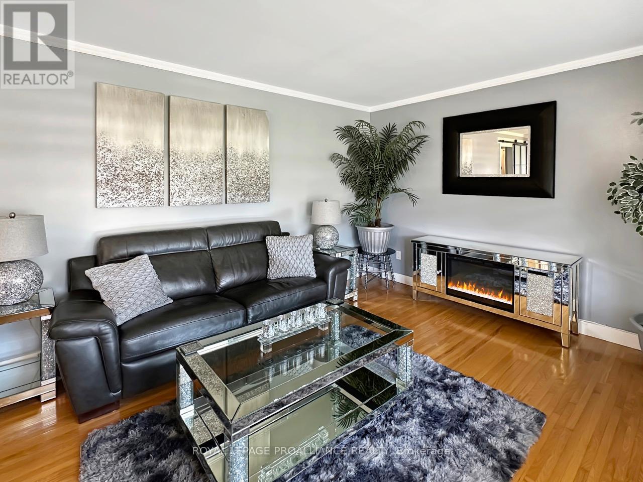 10 CHOWN CRESCENT - 6