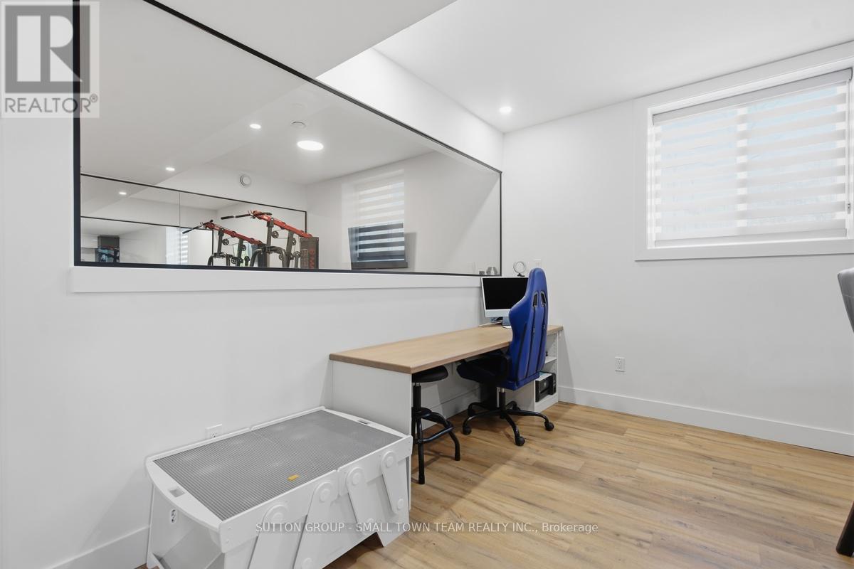 31 CREEK SIDE PLACE - 27