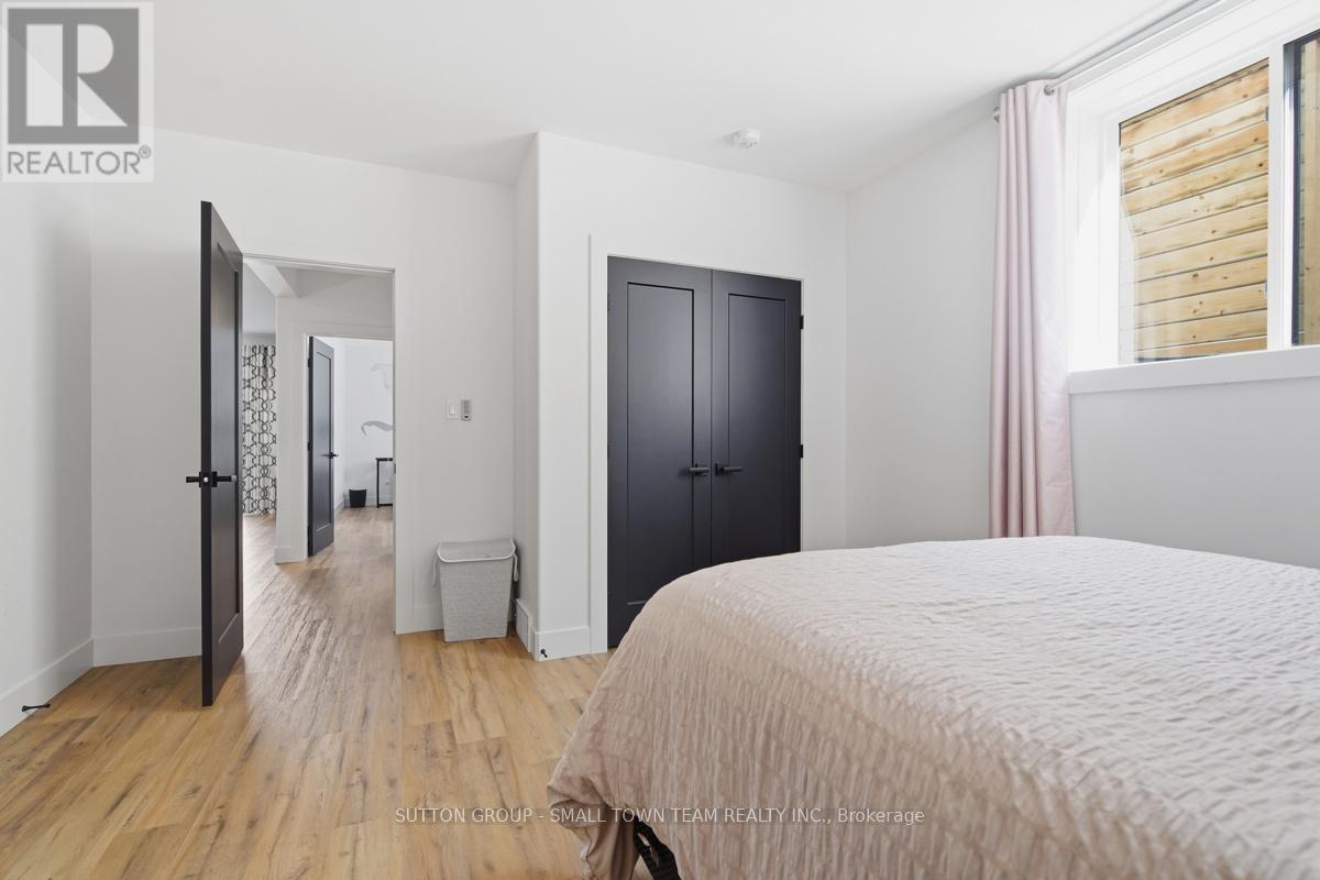 31 CREEK SIDE PLACE - 31