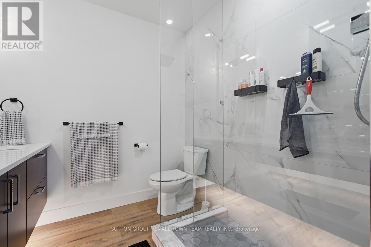 31 CREEK SIDE PLACE - 33