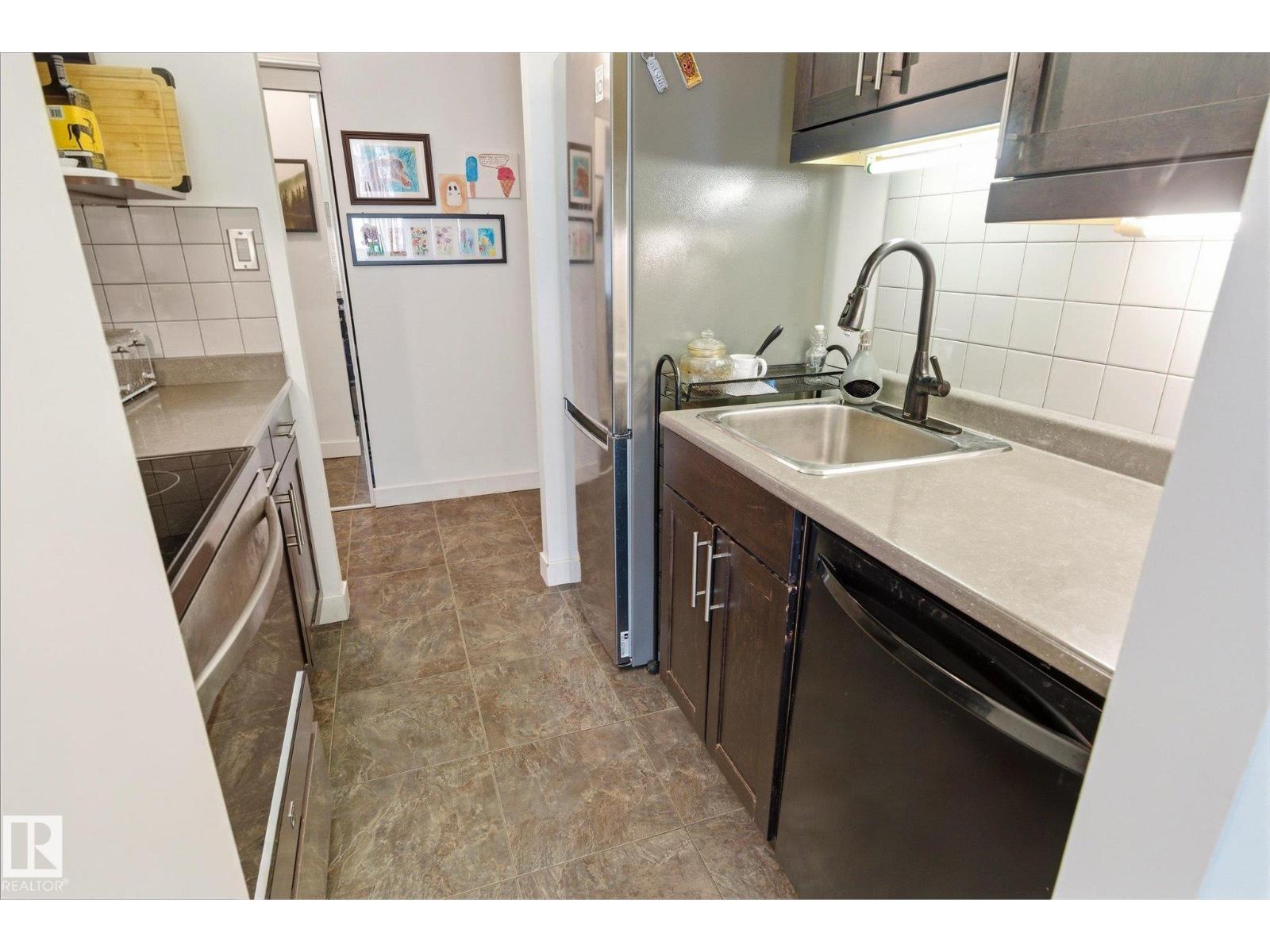 #811 9918 101 ST NW - 10