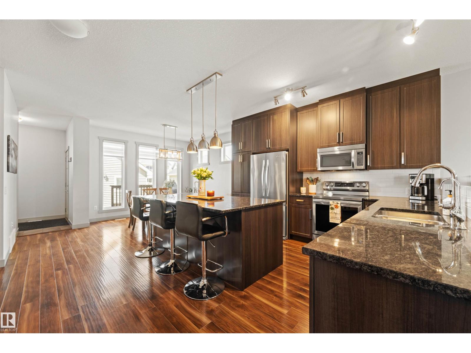 16460 15 AV SW - 5