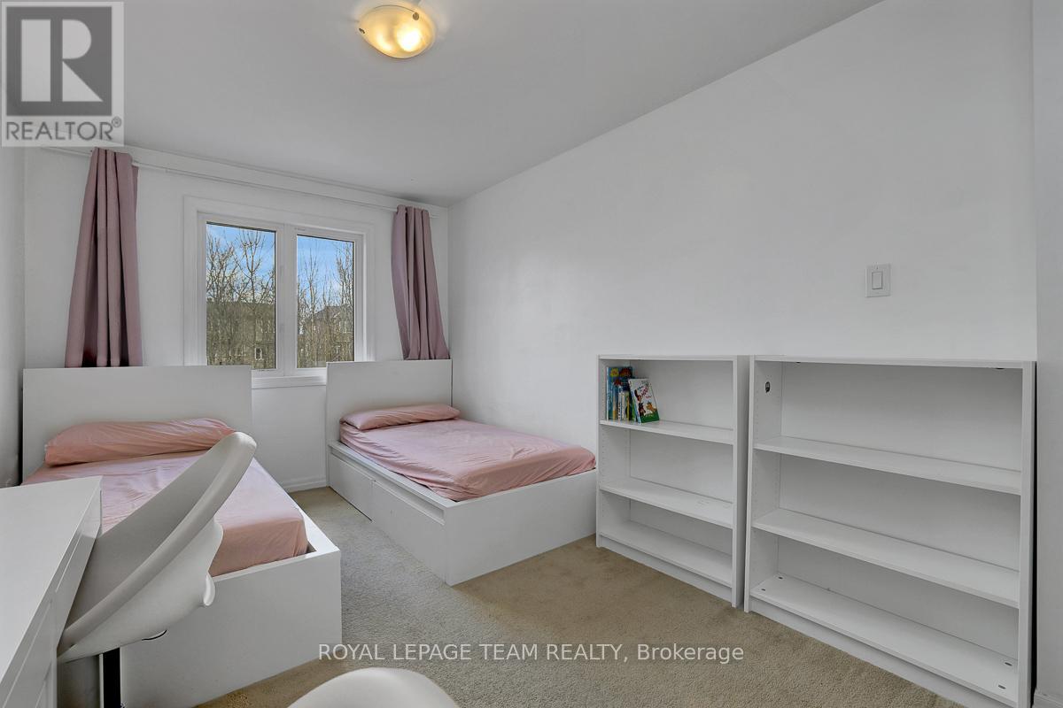 114 HAWKESWOOD DRIVE - 29