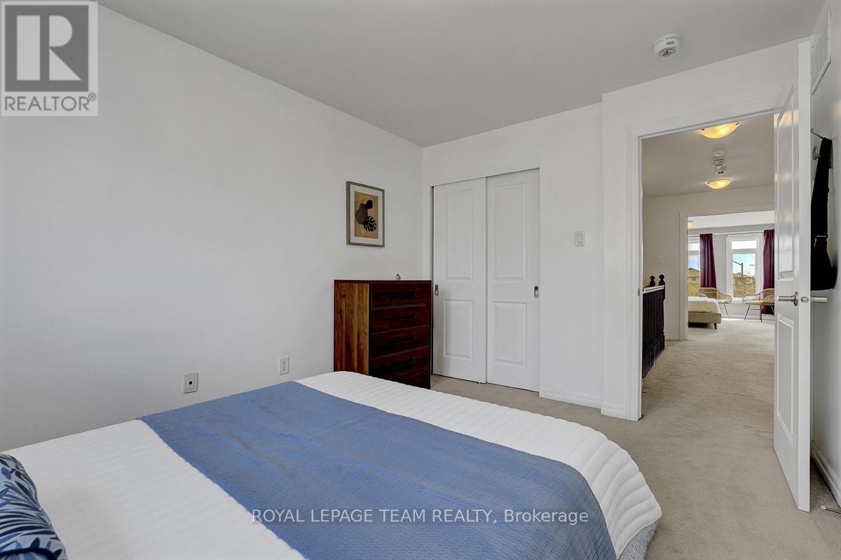 114 HAWKESWOOD DRIVE - 31