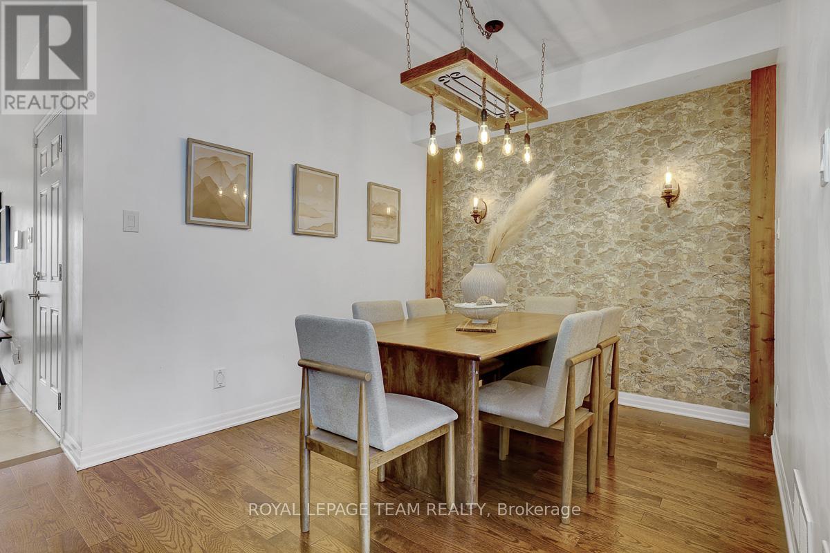 114 HAWKESWOOD DRIVE - 7