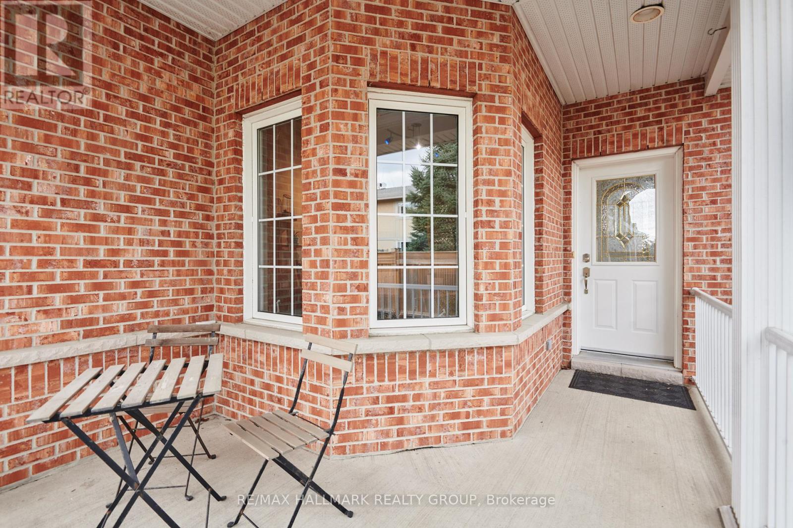 EXTERIOR | covered front porch