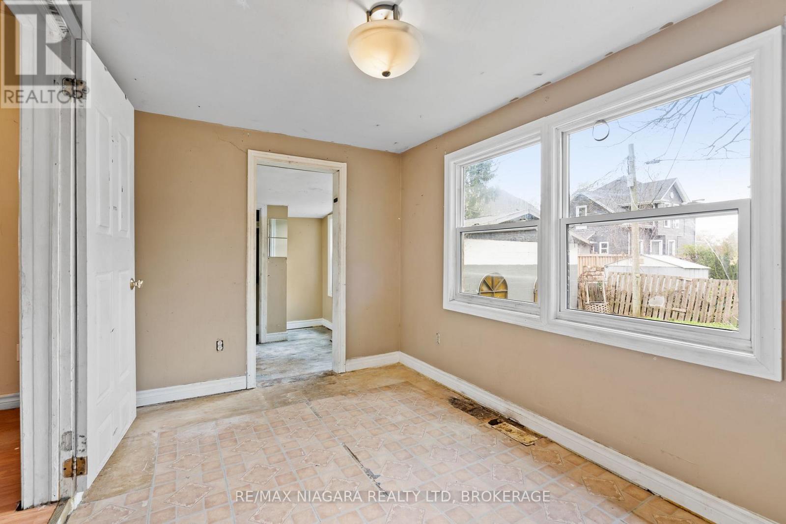 4904 FLYNN COURT - 10