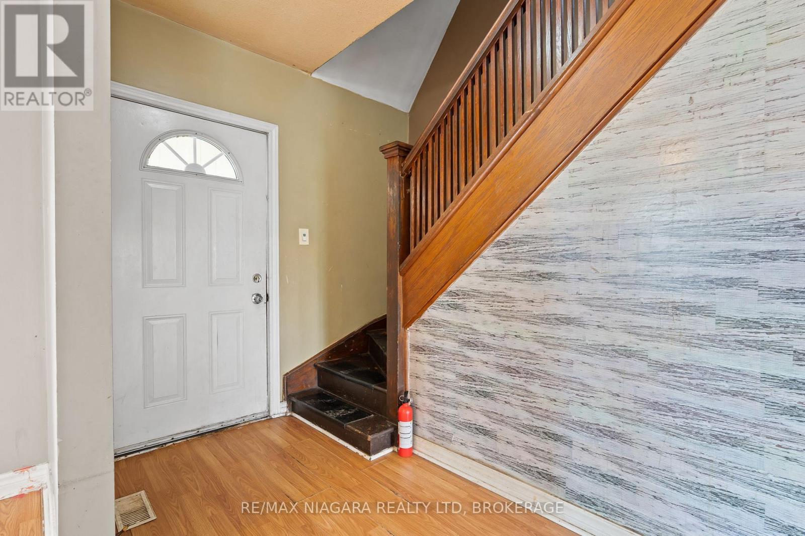 4904 FLYNN COURT - 4