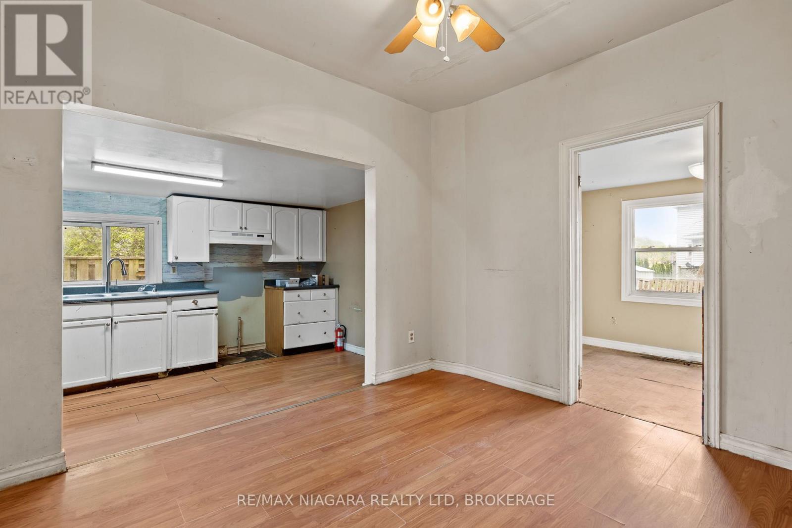 4904 FLYNN COURT - 8