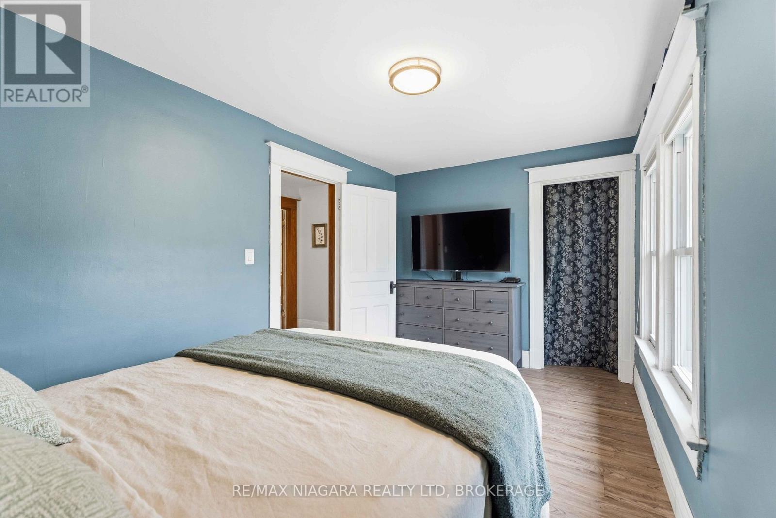 52 BERRYMAN AVENUE - 11