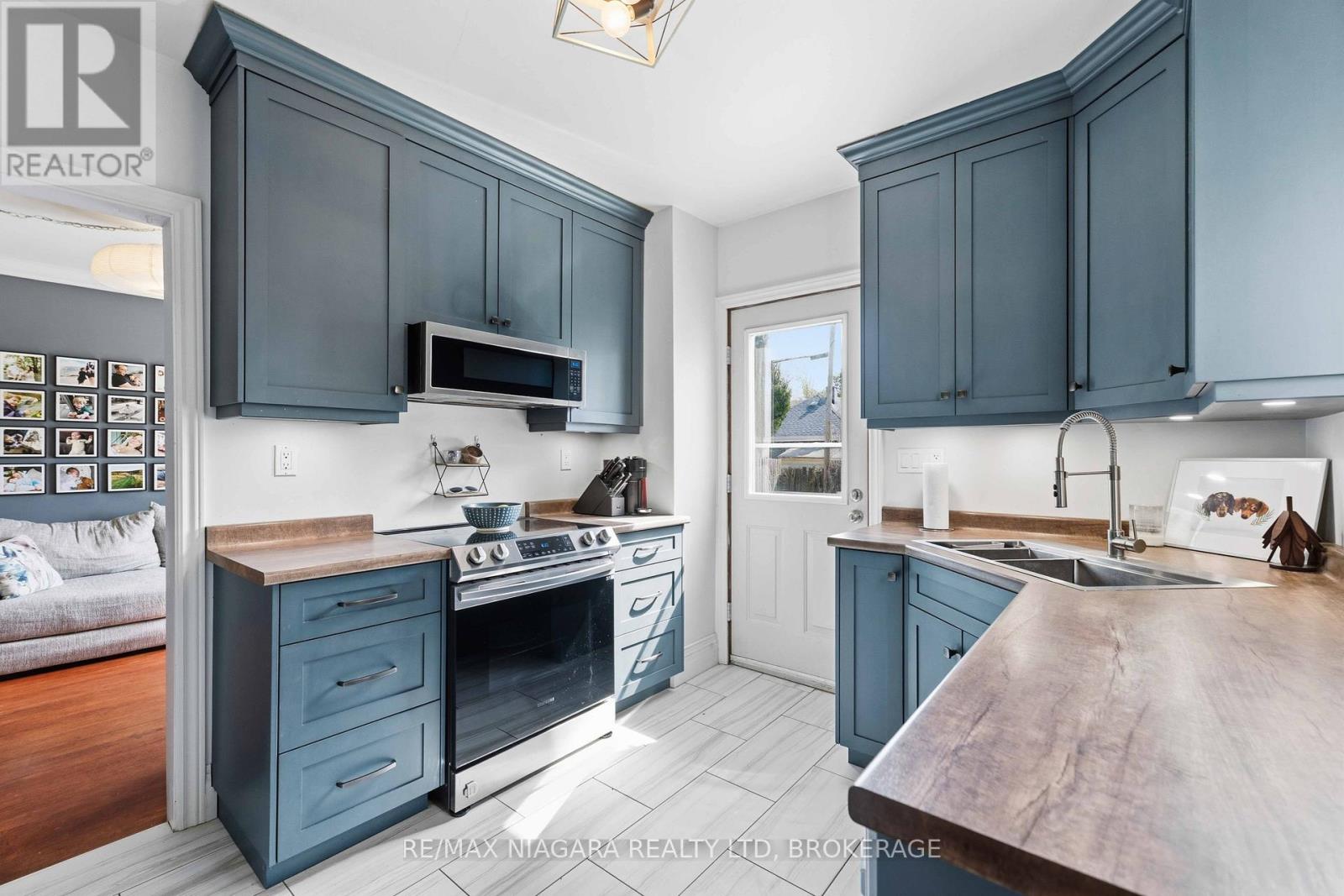 52 BERRYMAN AVENUE - 8