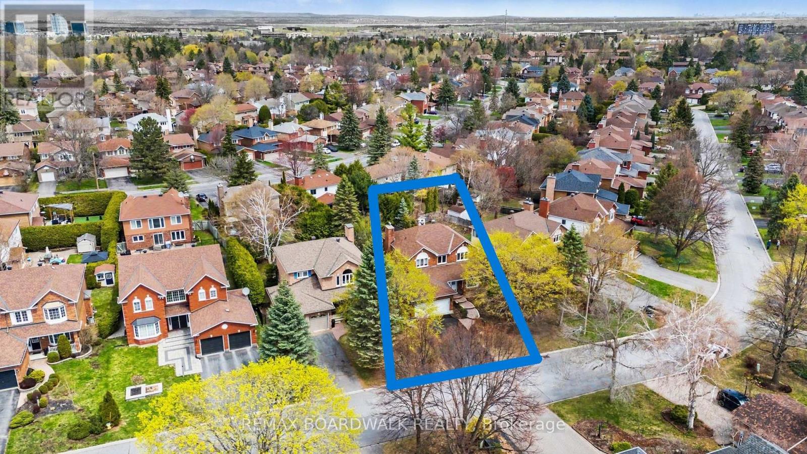 42 SLADE CRESCENT - 42