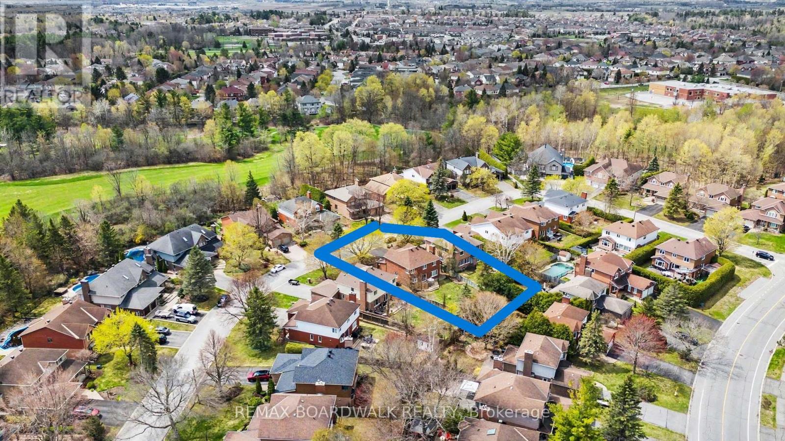 42 SLADE CRESCENT - 44