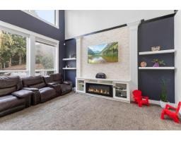 2018 Vinewood Street, Abbotsford, BC V2S3H2 Photo 9