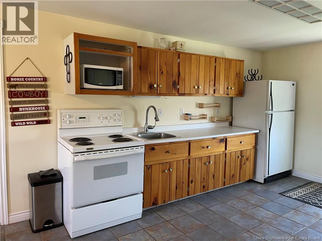 85 South Canaan Road - Image 32