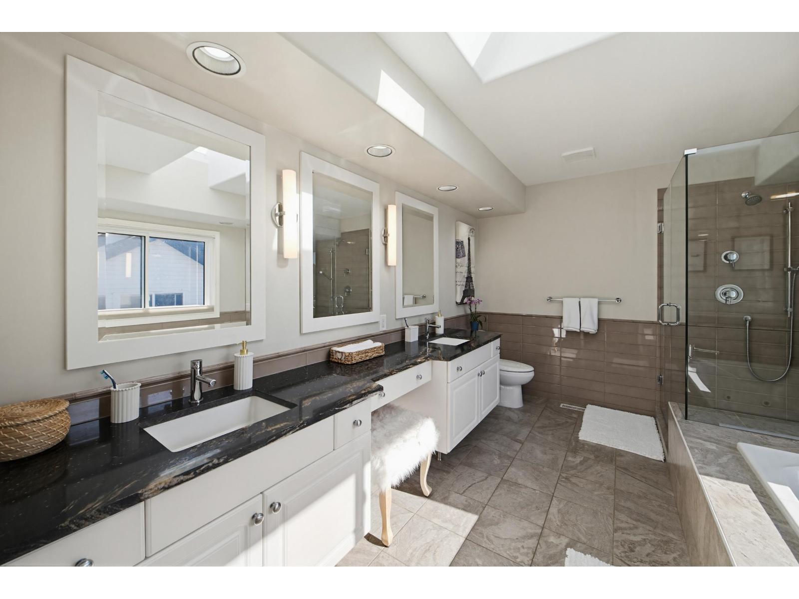 4 Bed, 3 Bath House for Sale in Langley – 21555 47B AVENUE, Langley - Image 4
