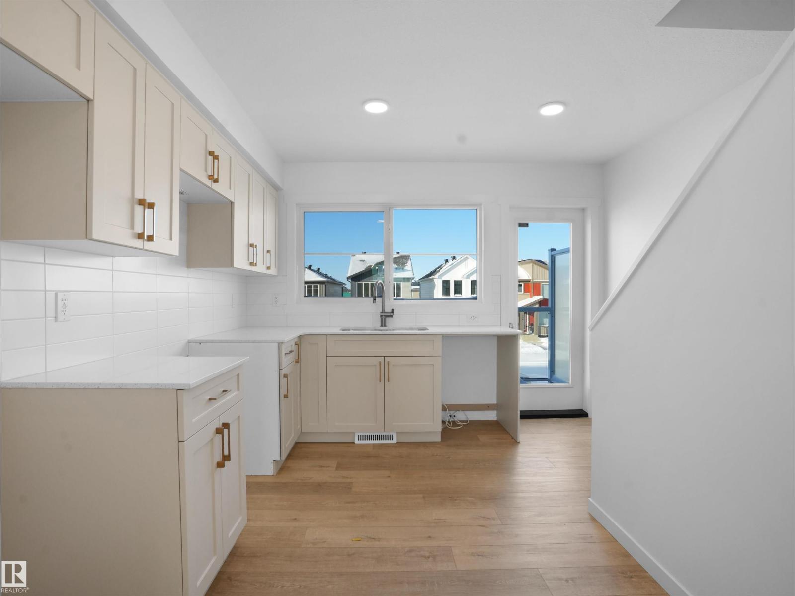 2040 MARQUIS WY NE - 9