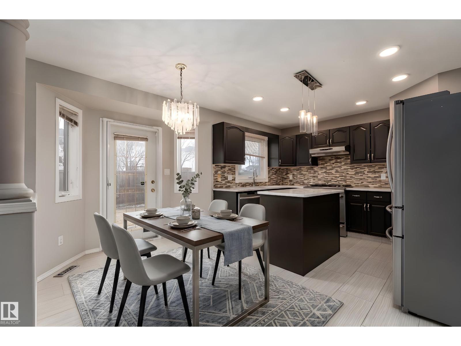 8407 160 AV NW, Edmonton