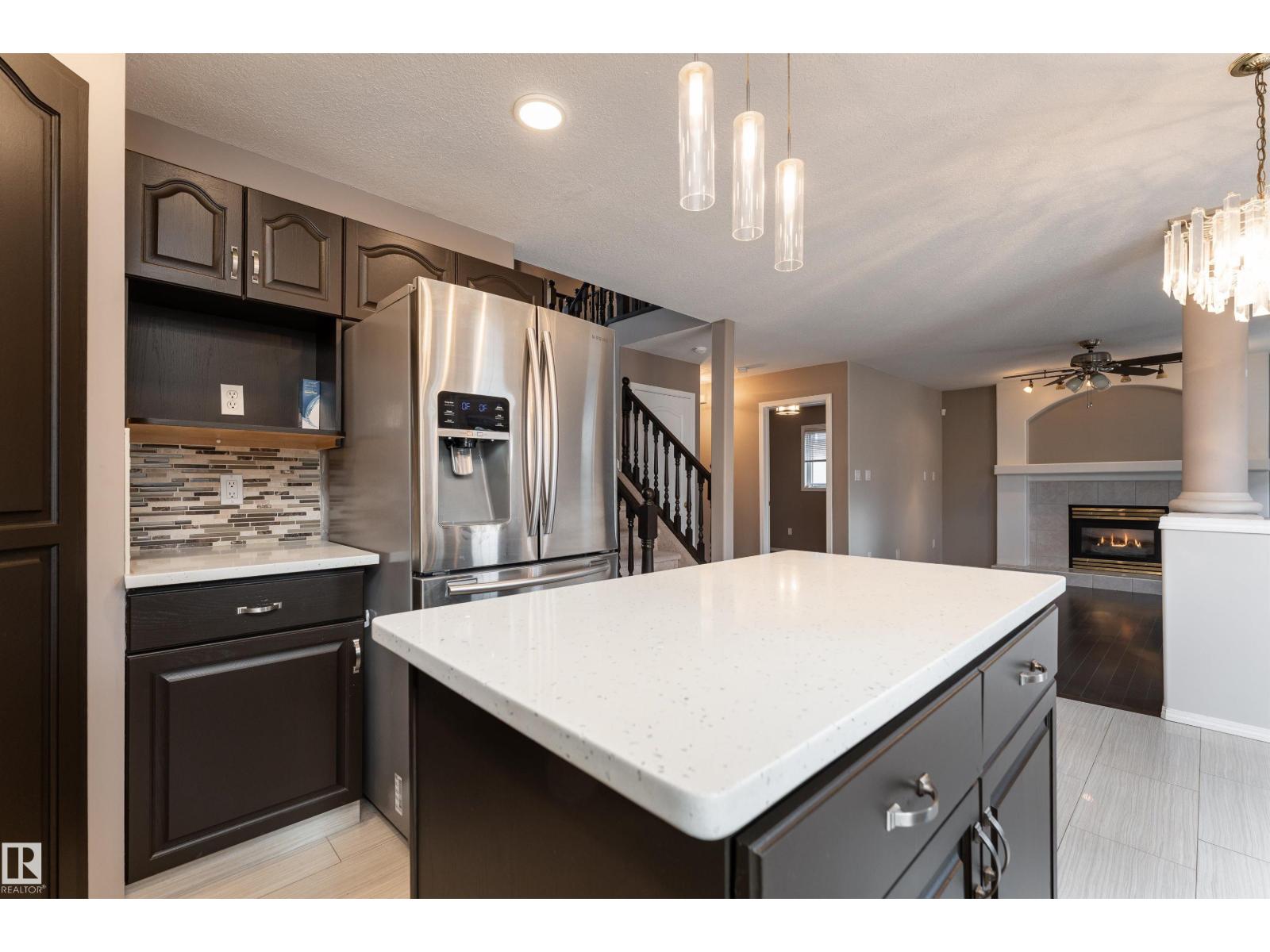 8407 160 AV NW, Edmonton