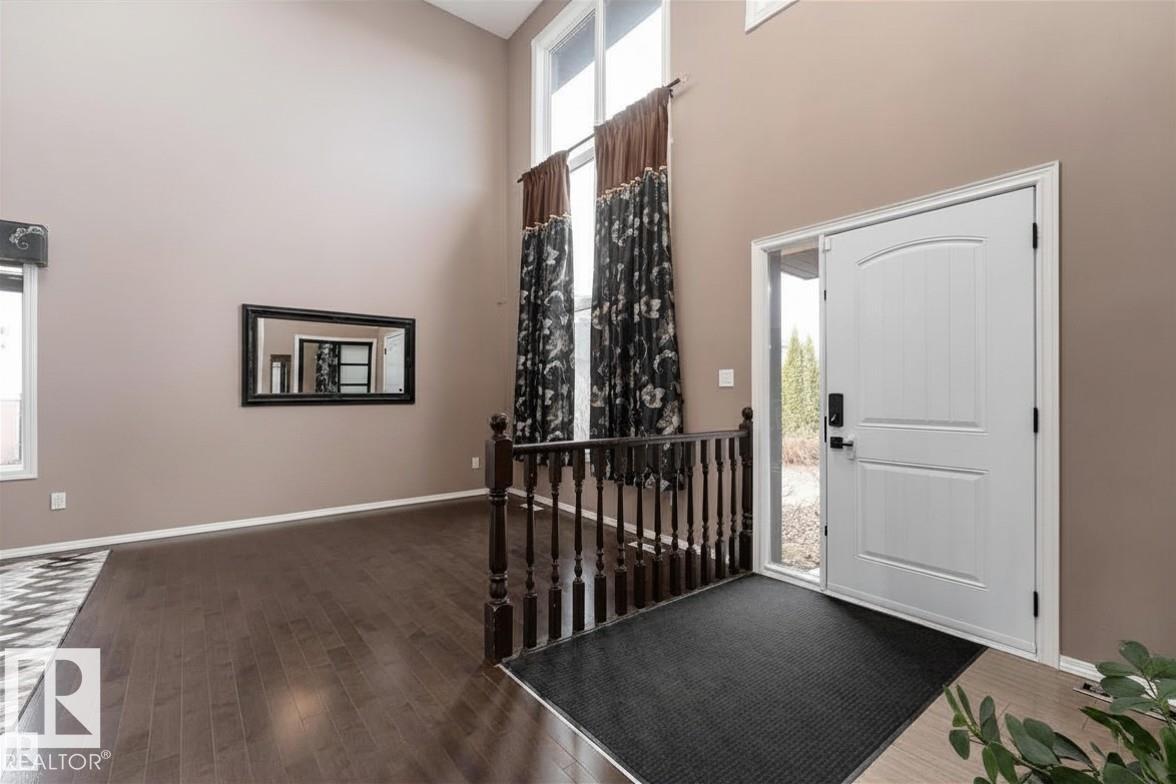 8407 160 AV NW, Edmonton