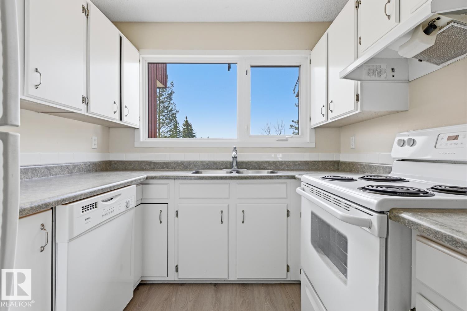 10640 BEAUMARIS RD NW - 6