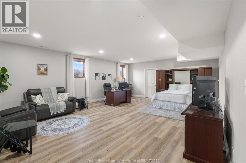 3705 CONCESSION 3 ROAD North - 43