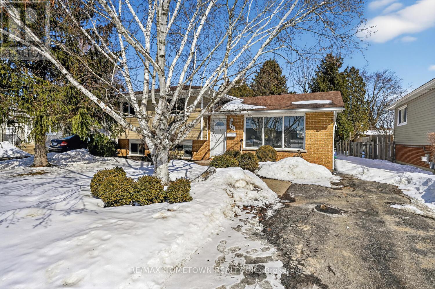 31 VANIER DRIVE - 39