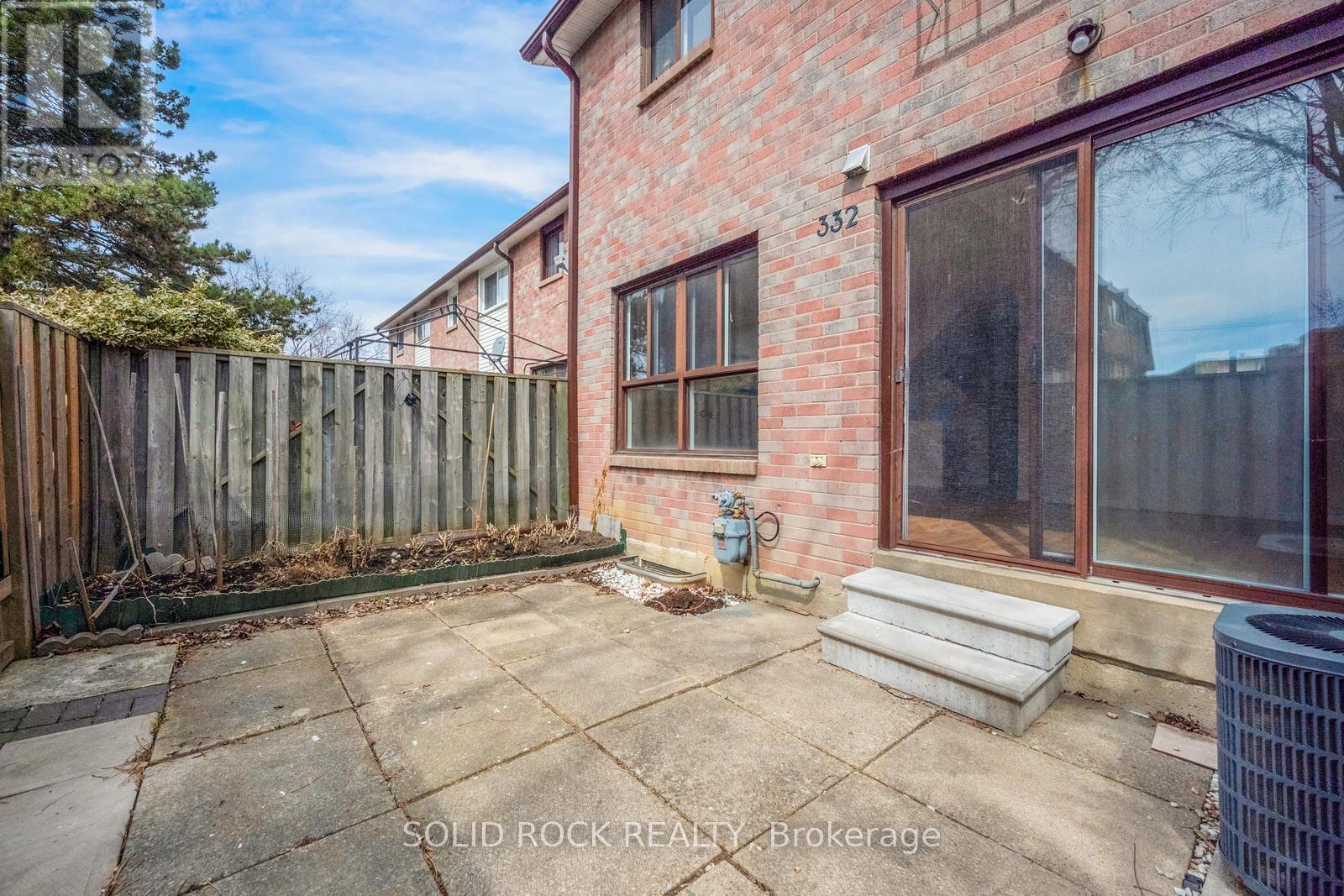 #332 332 FLEETWOOD CRESCENT - 44