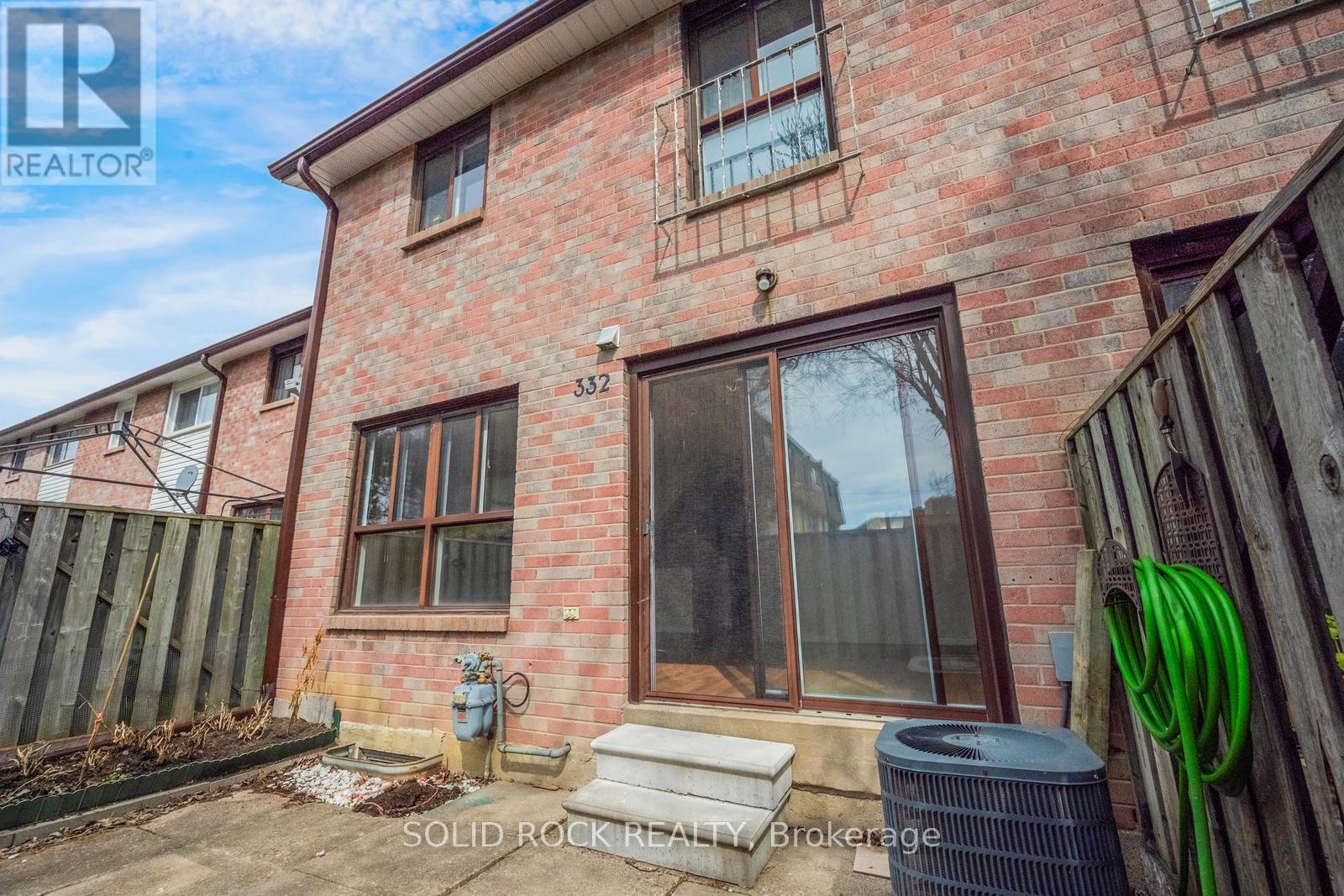 #332 332 FLEETWOOD CRESCENT - 43