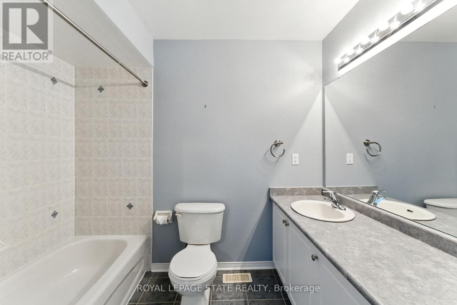 #6 40 WESLEYAN COURT - 29