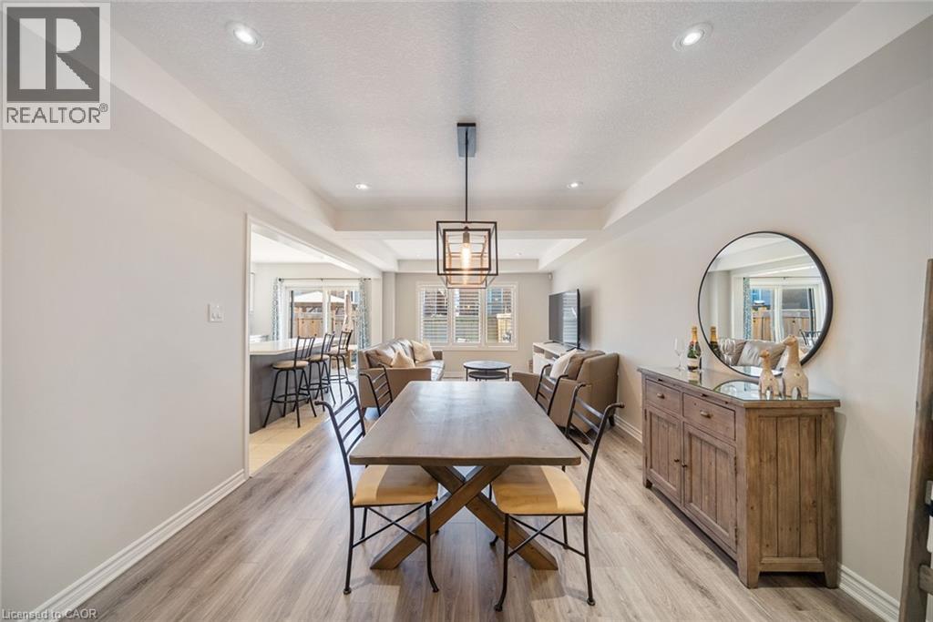 22 SPRING CREEK Drive Unit# 44, Waterdown, Ontario, L8B1V7 — Photo 6