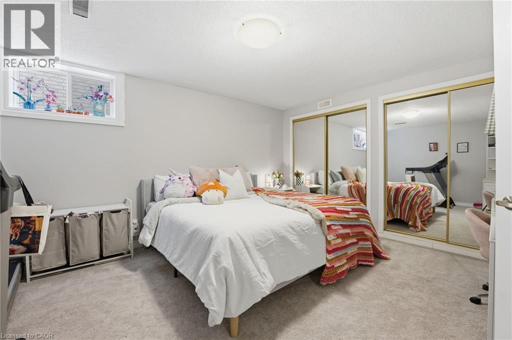 28 DEERVIEW Avenue - 39