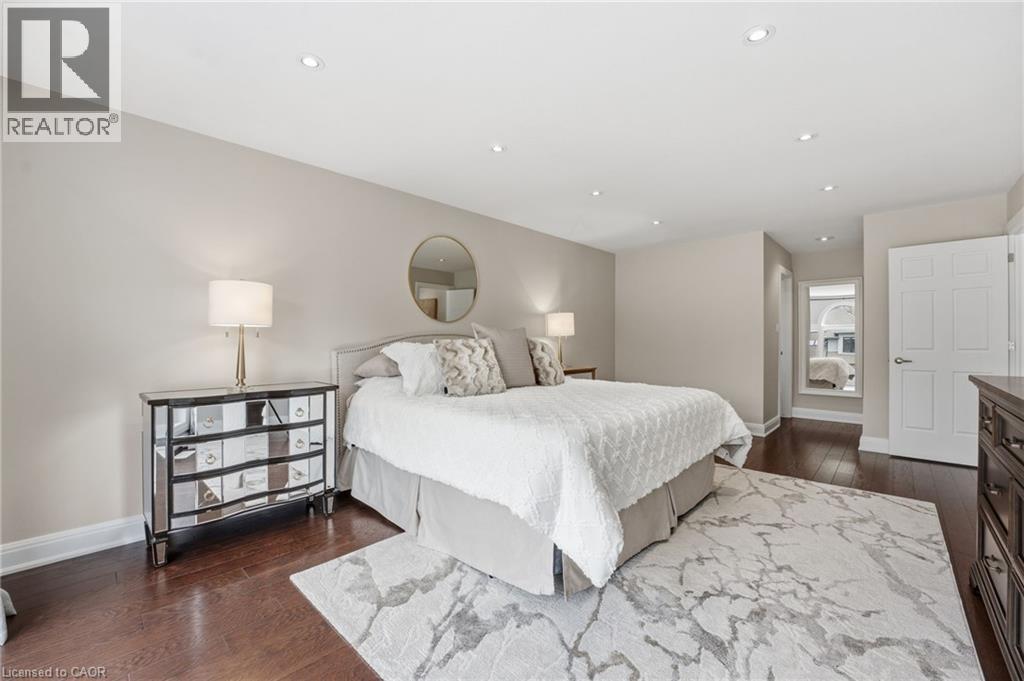 28 DEERVIEW Avenue - 27