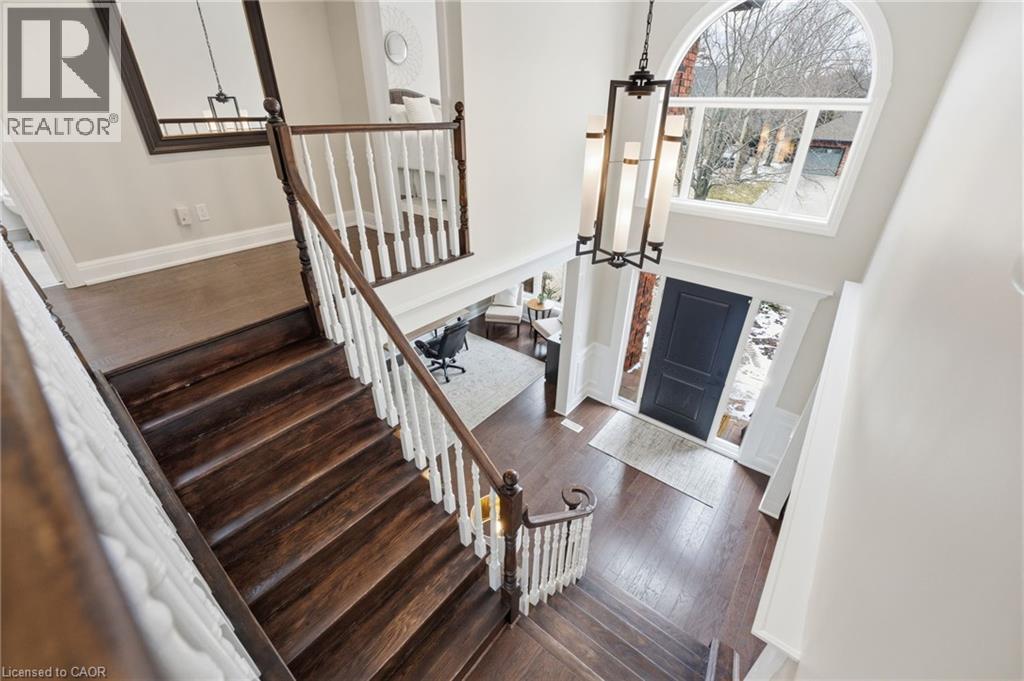 28 DEERVIEW Avenue - 25