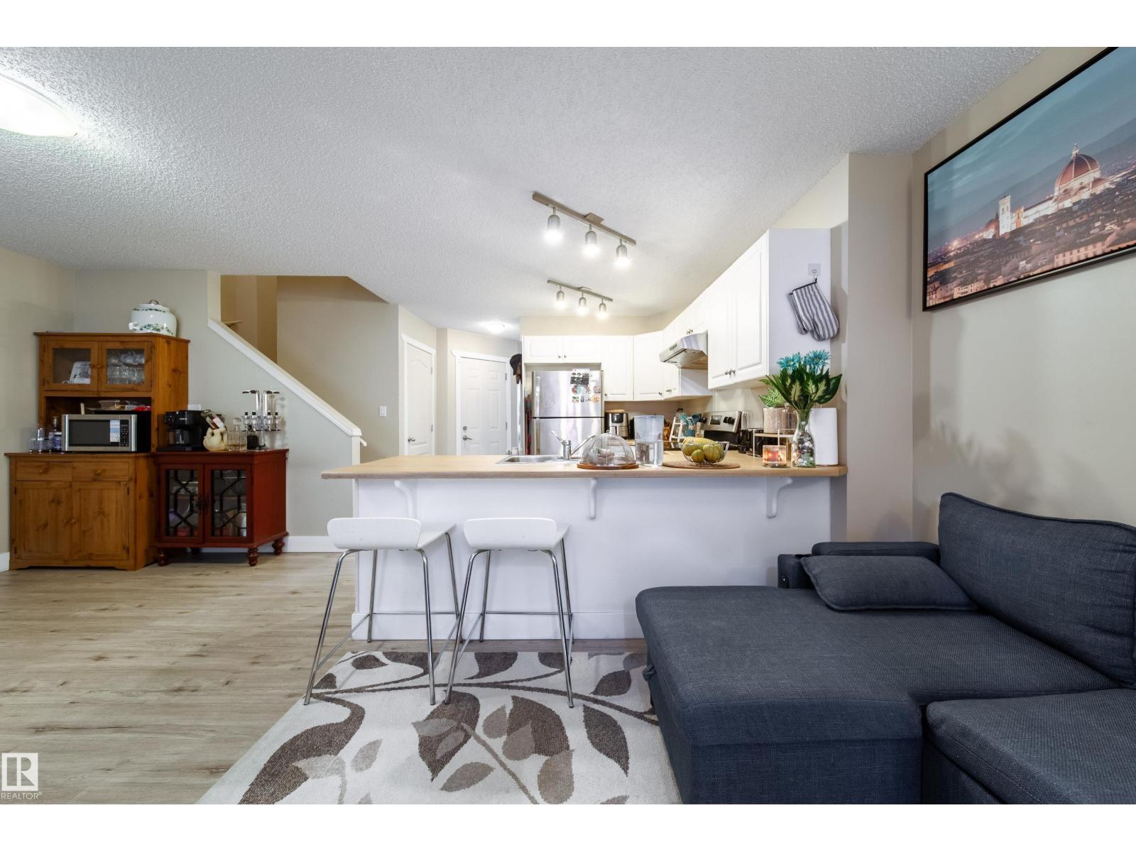 #118 5001 62 ST - 10