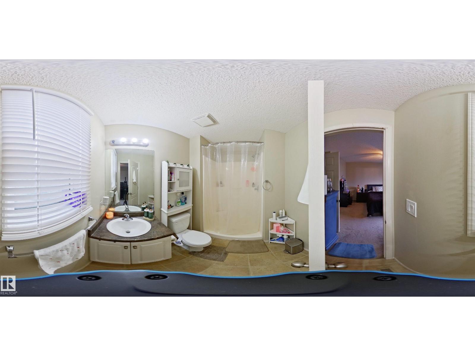#118 5001 62 ST - 33