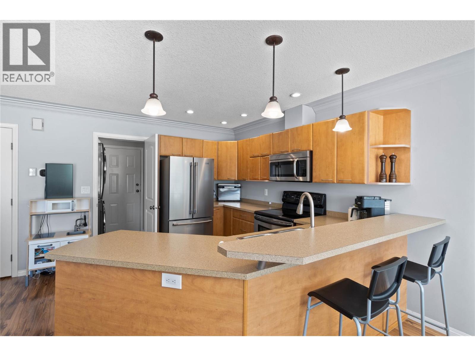 #4 1945 GRASSLANDS Boulevard - 4