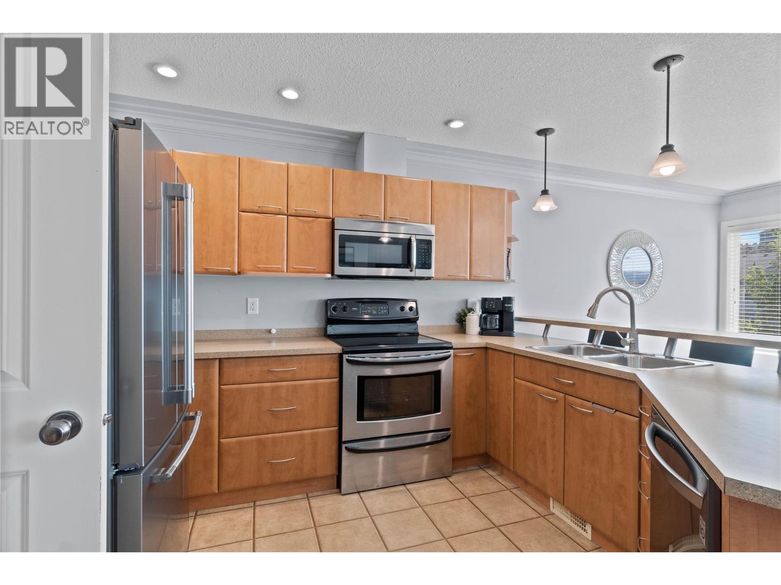 #4 1945 GRASSLANDS Boulevard - 5