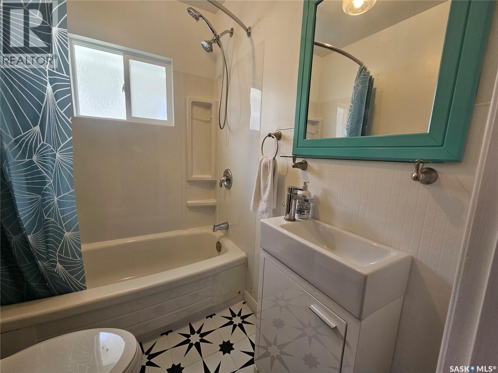 421 3rd STREET E - 13